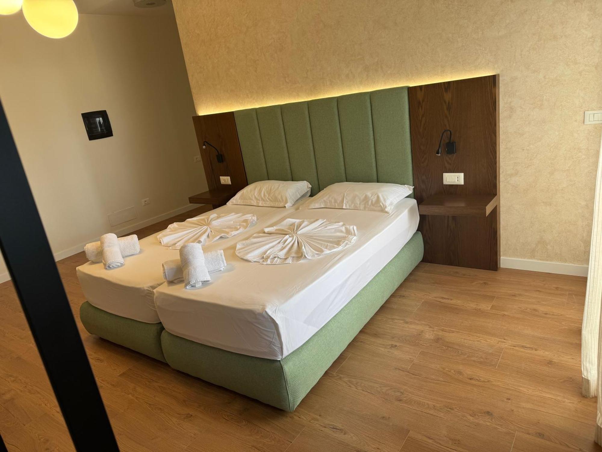סרנדה Eval Hotel מראה חיצוני תמונה